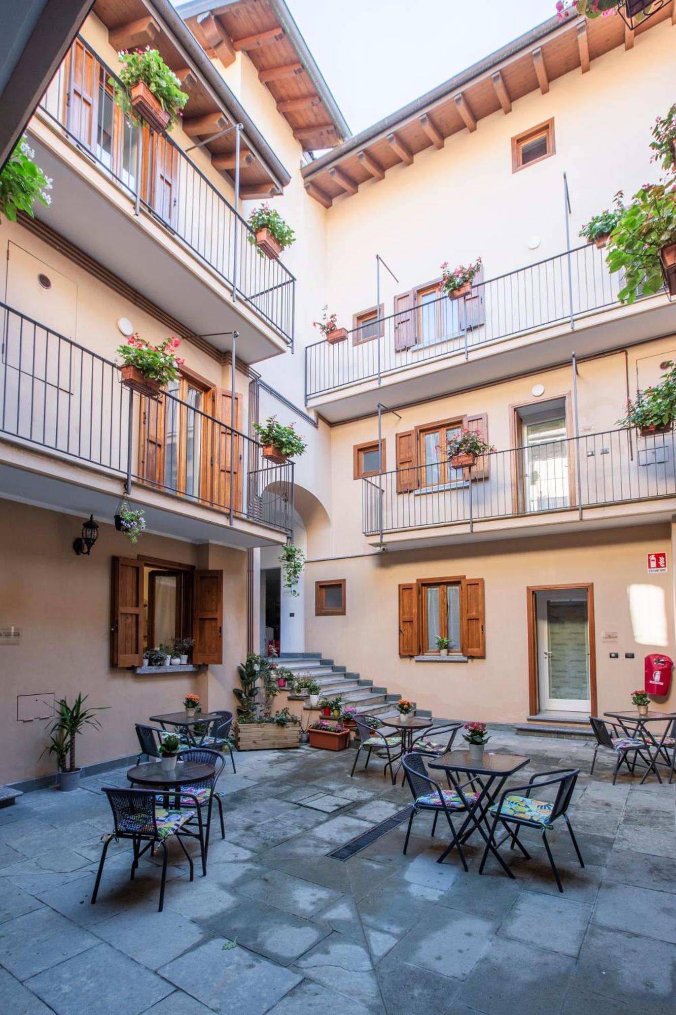 La Casa Del Sarto - Rooms And Apartments Lecco Kültér fotó