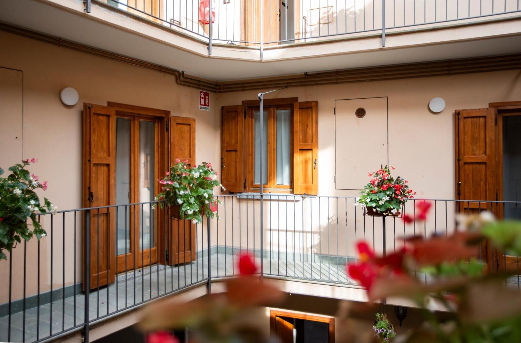 La Casa Del Sarto - Rooms And Apartments Lecco Kültér fotó